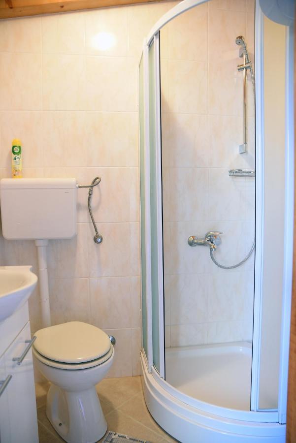 Apartment Anamarija Valun Esterno foto
