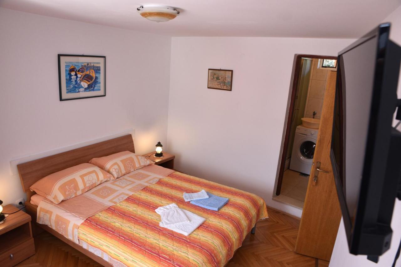 Apartment Anamarija Valun Esterno foto