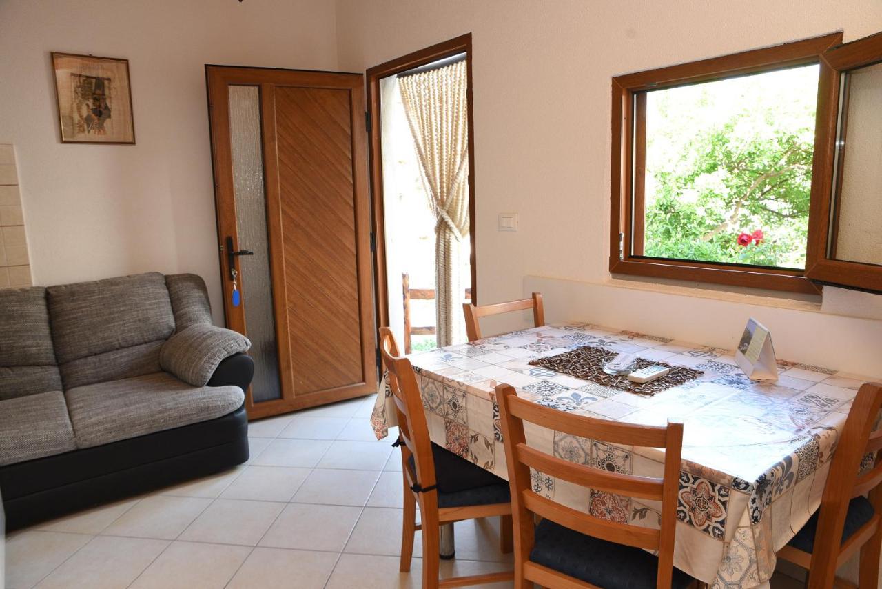 Apartment Anamarija Valun Esterno foto
